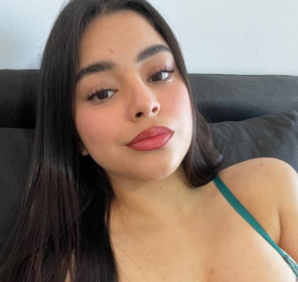 debora, 38, Funato