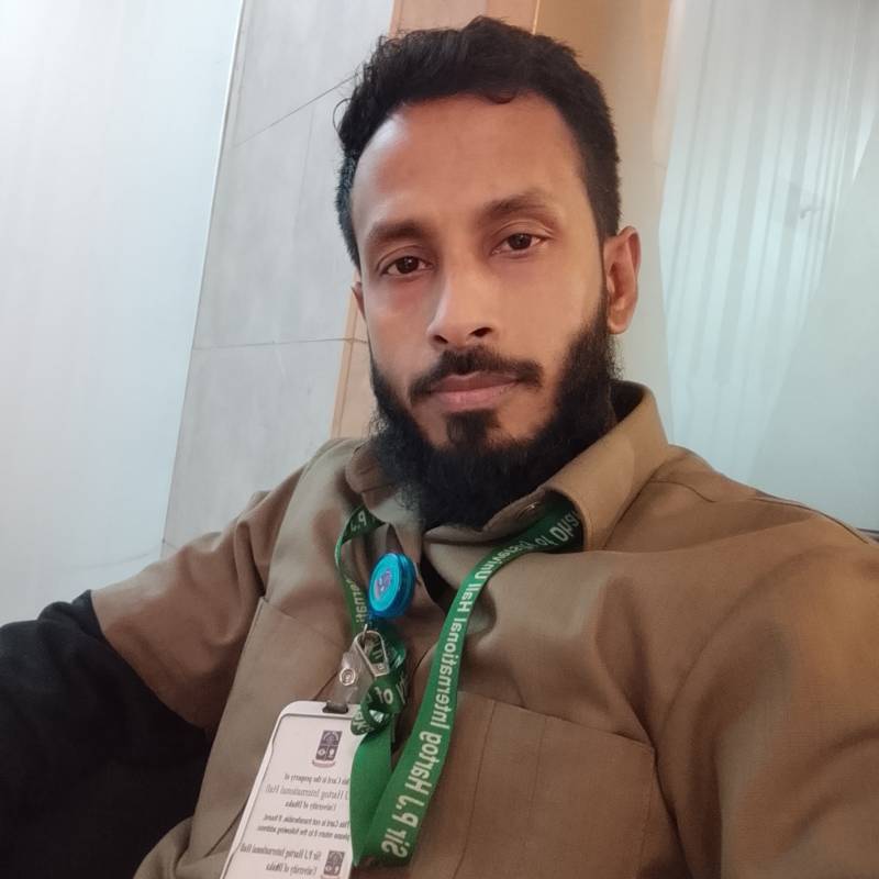 Aushikur, 36, Nguti