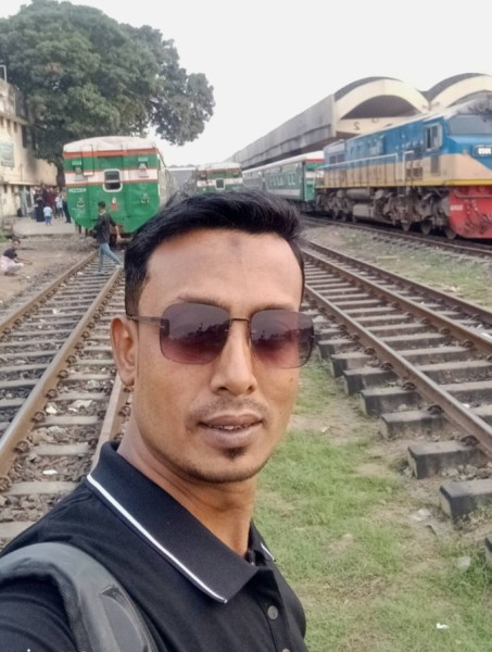 Alomgir Hossain, 38, Santa Mara