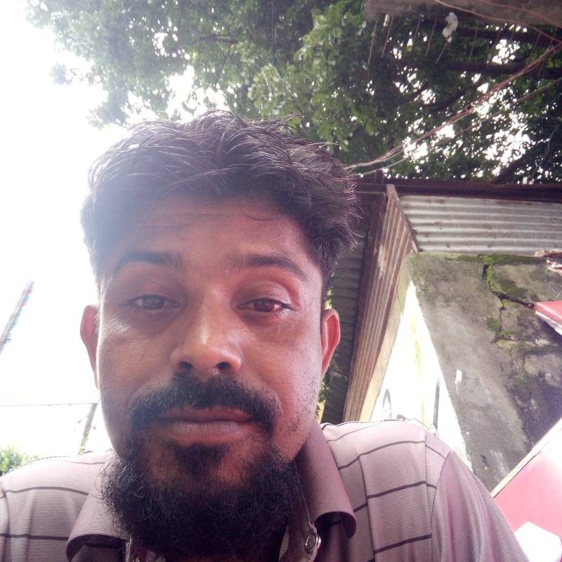 Nistobdho yachin, 32, Albuquerque