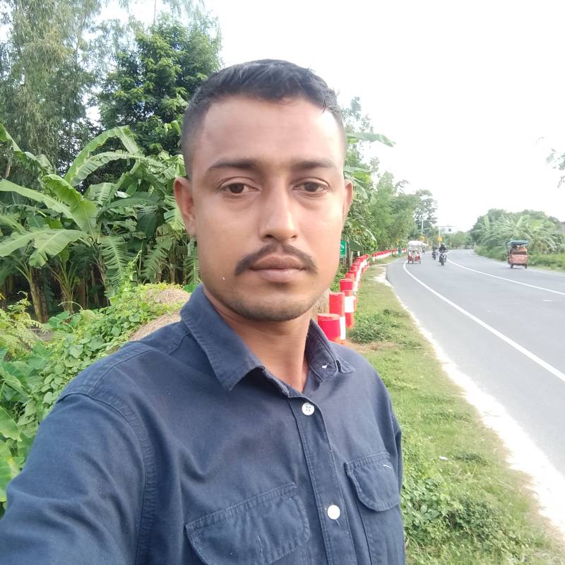 Ruselrana, 32, Al Mahallah Al Kubr