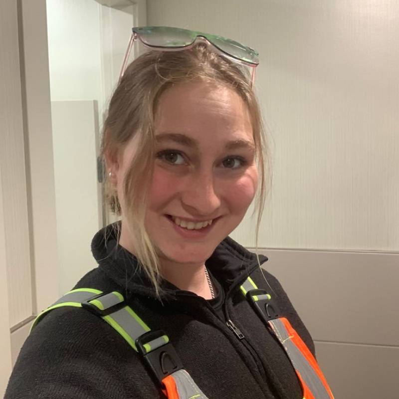 Brody, 42, Elmina