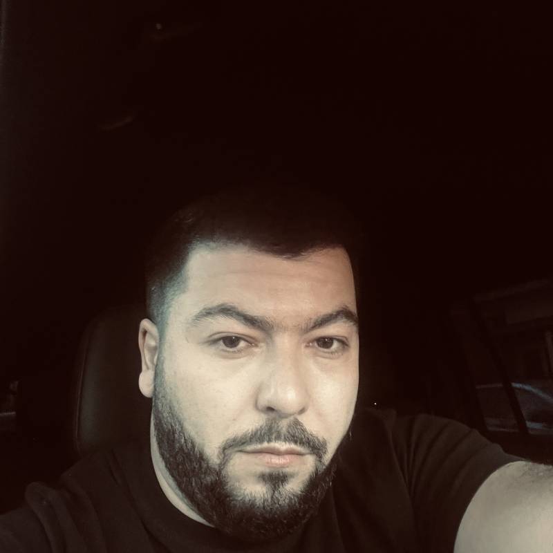 Vahagn, 34, United Kingdom