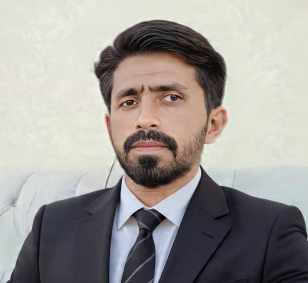 Reyad, 29, California