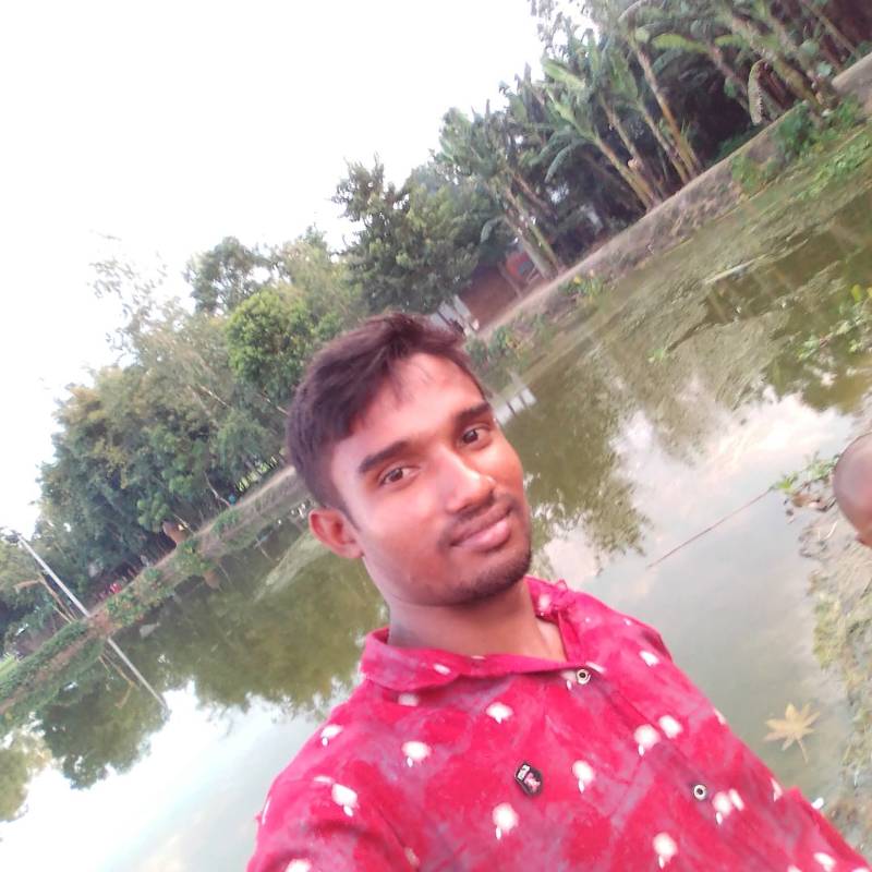 Alom, 29, Edasseri