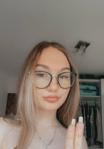 Aish, 31, Ain Karma