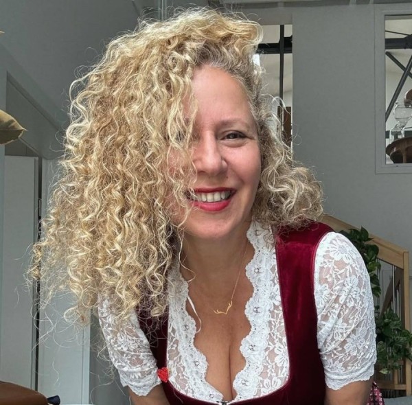 AstaFridasen61918 dating